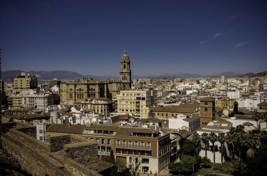 Málaga: 3-Hour Complete Walking Tour with Tickets - Key points at a glance