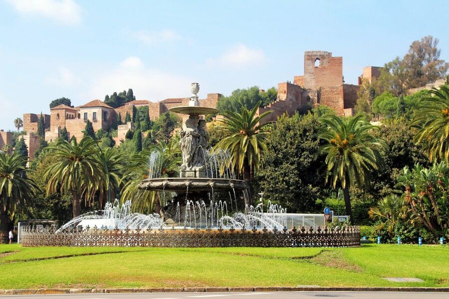 Málaga: 3-Hour Complete Walking Tour with Tickets - Meeting at Málaga’s glass pyramid
