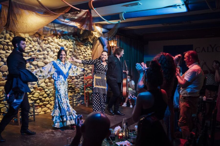 Malaga: Authentic Flamenco Show at El Gallo Ronco - How long the evening takes