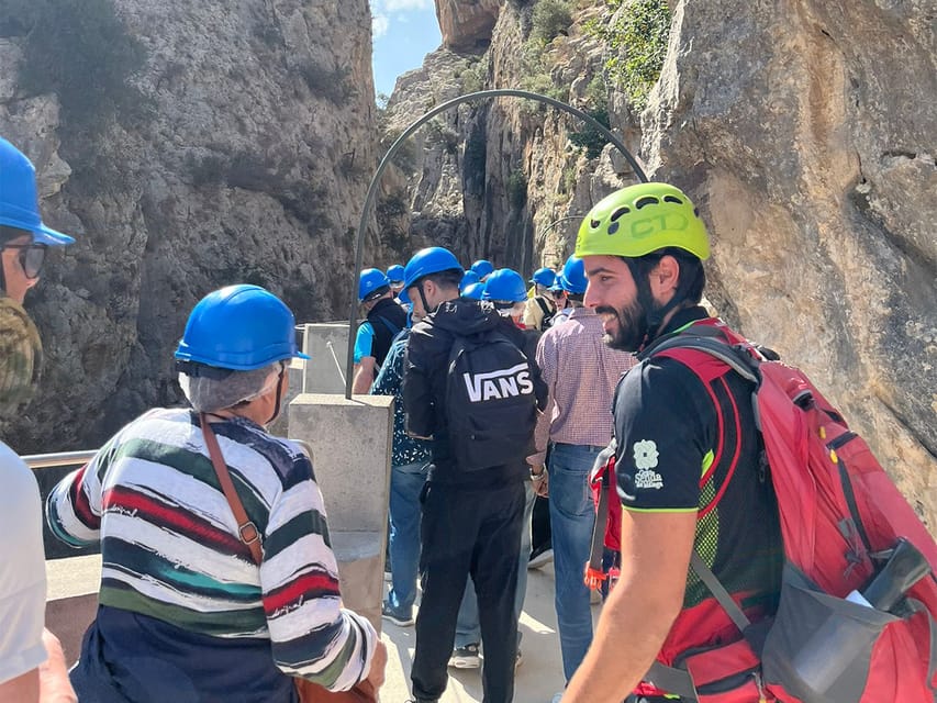 Málaga: Caminito del Rey Guided Tour with Transportation - Three hours on the cliffside route