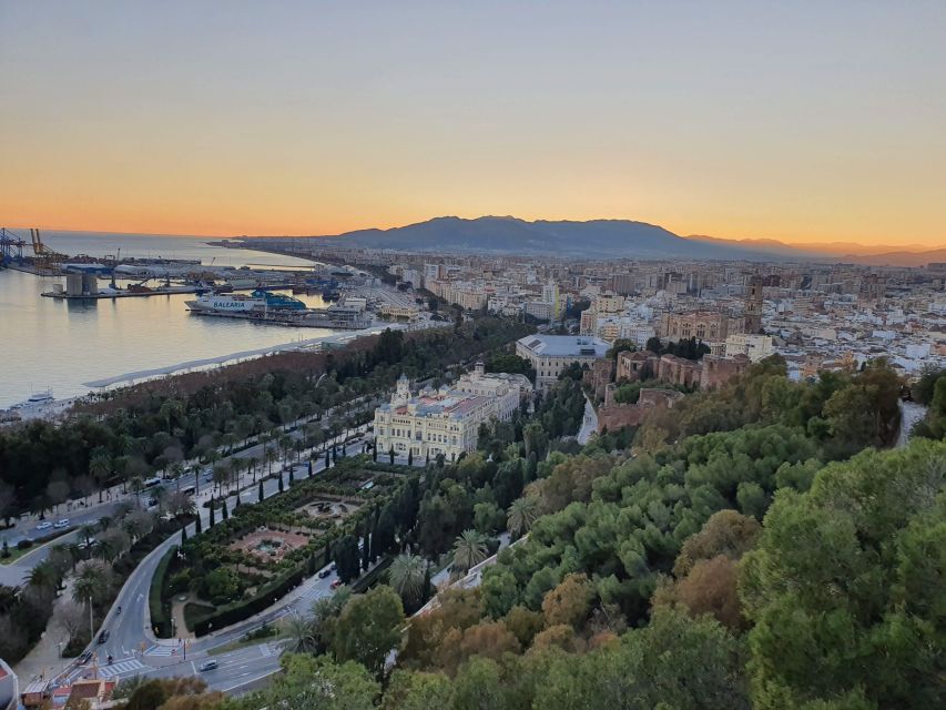 Málaga: Cathedral, Alcazaba, Roman Theater Walking Tour - What $53 buys you