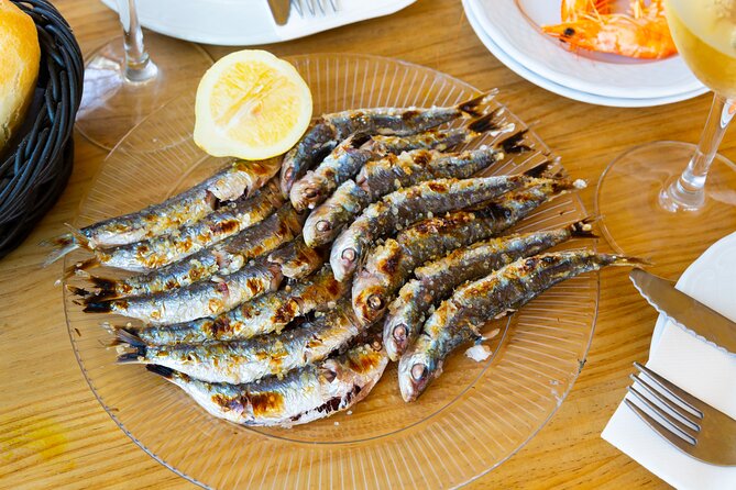 Malaga Food Tour: Tapas, Drinks and Delights with a Local - Why this Málaga food walk works best early in your stay