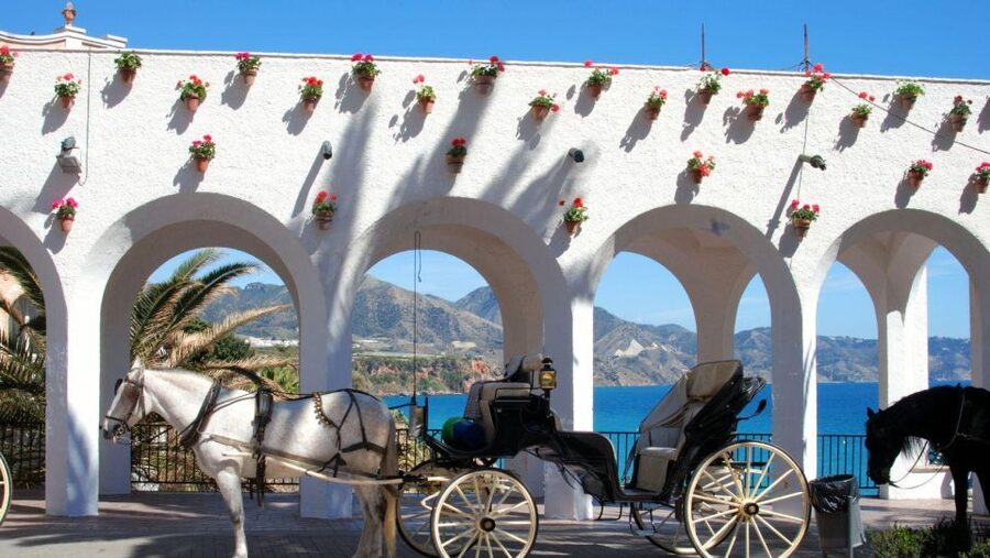 Malaga: Frigiliana & Nerja Tour with Local Product Tastings - What the guides add to the day