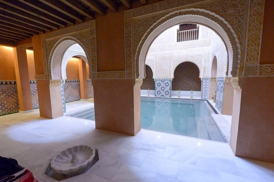 Malaga: Hammam Al Ándalus Entry Ticket with Massage - Steam, Music, and Mint Tea
