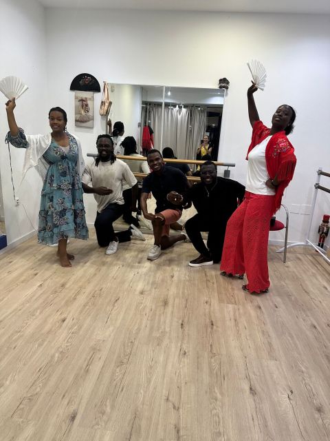 Málaga: Learn to dance flamenco rumba in 45 minutes - Who should book this Málaga activity?