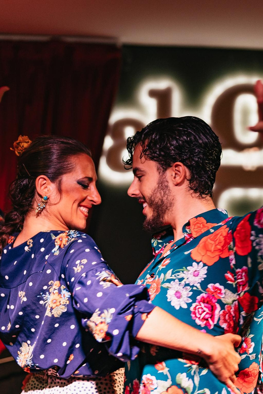 Málaga: Live Flamenco Show at Flamenco Alegría - The Opening: Dancers Set the Tone