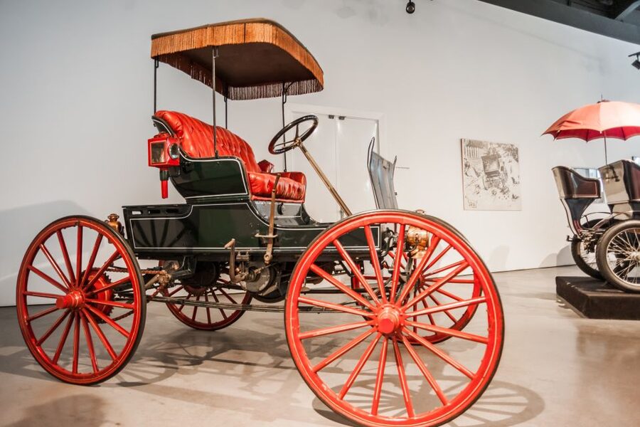 Málaga: Museo del Automóvil y la Moda Ticket - Rolls Royce, Jaguar, and the English sense of style