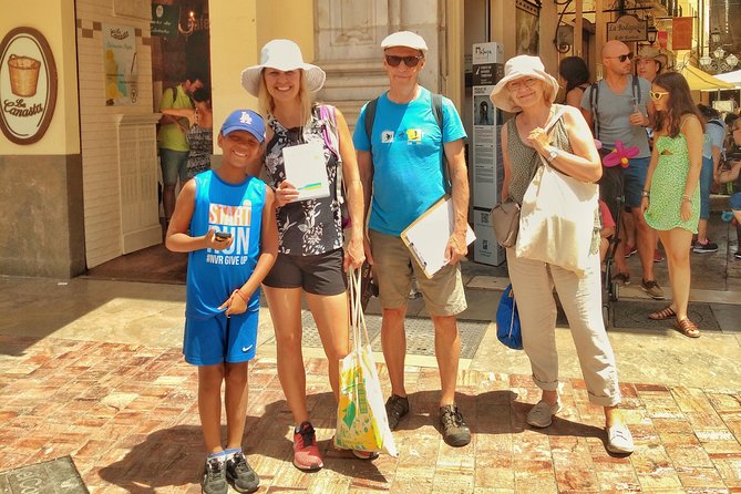 Málaga: Private Sightseeing Treasure Hunt - Teatro Cervantes and the Garden Stop