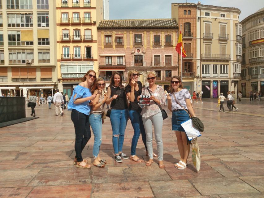 Málaga: Private Sightseeing Treasure Hunt - Solving Clues Without Staring at a Phone