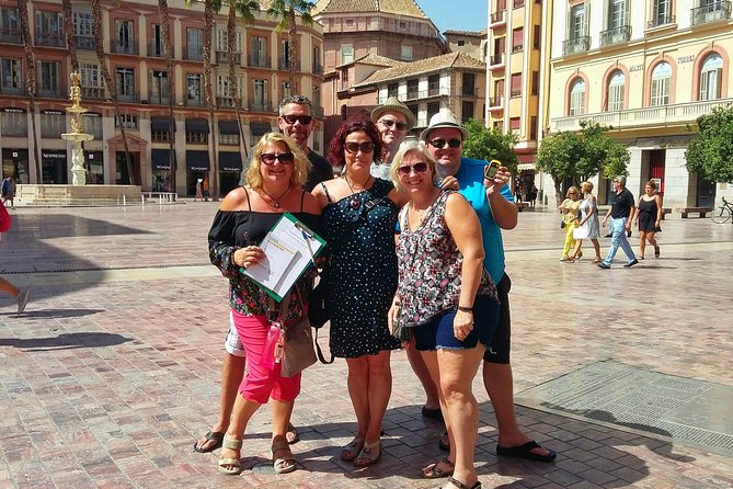 Málaga: Private Sightseeing Treasure Hunt - Picasso Museum and El Pimpi