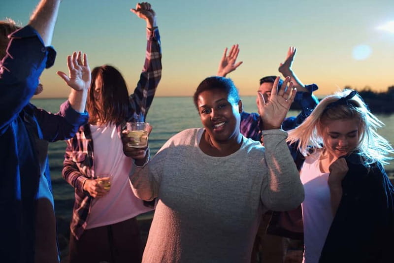 Malaga: Sailing Catamaran Sunset Cruise with Live DJ & Drink - Cava, Music, and the Evening Mood
