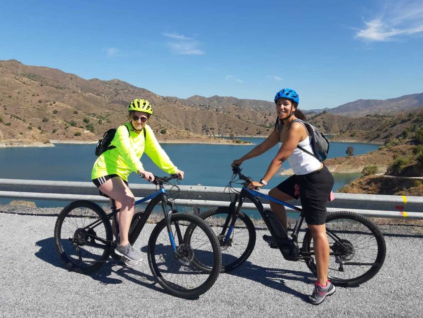Málaga: Scenic Easy 3-Hour E-Bike Tour in Montes de Málaga - Dirt roads, ruts, and the right level of confidence
