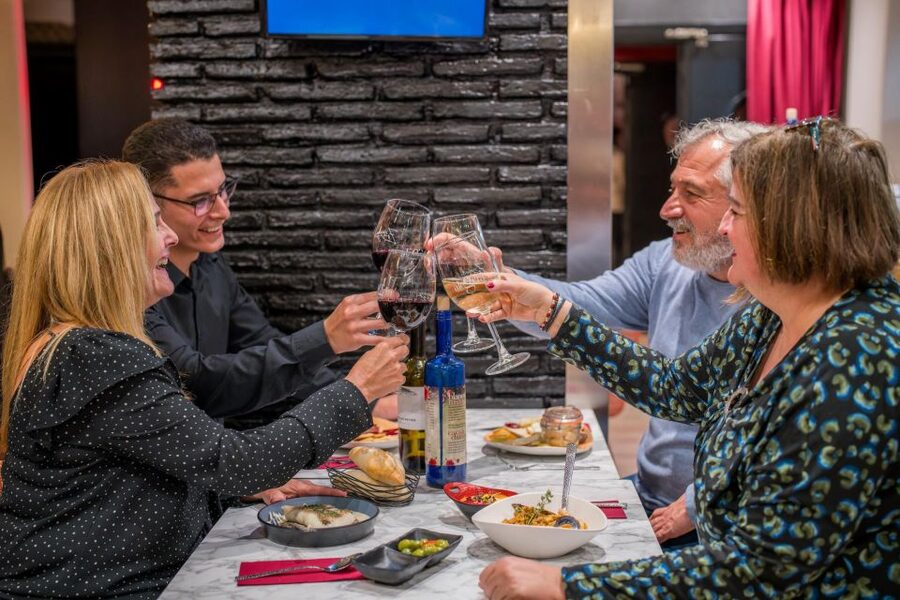Malaga: Show and Food at Alegría Flamenco and Restaurant - Why Alegría makes sense for a Malaga evening
