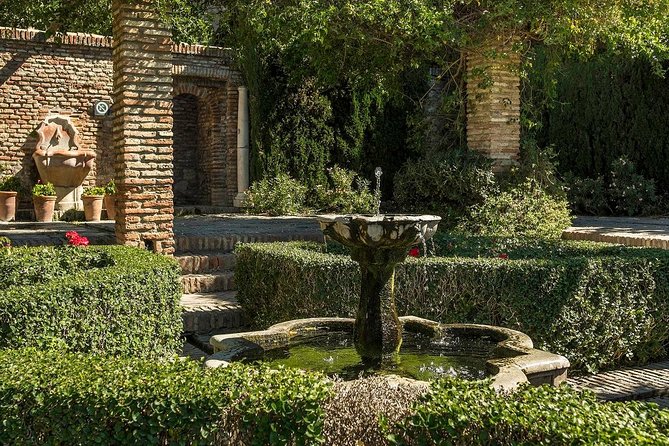 Malaga Tour with Cathedral, Alcazaba and Roman Theatre - Group size, sound, and the real pace