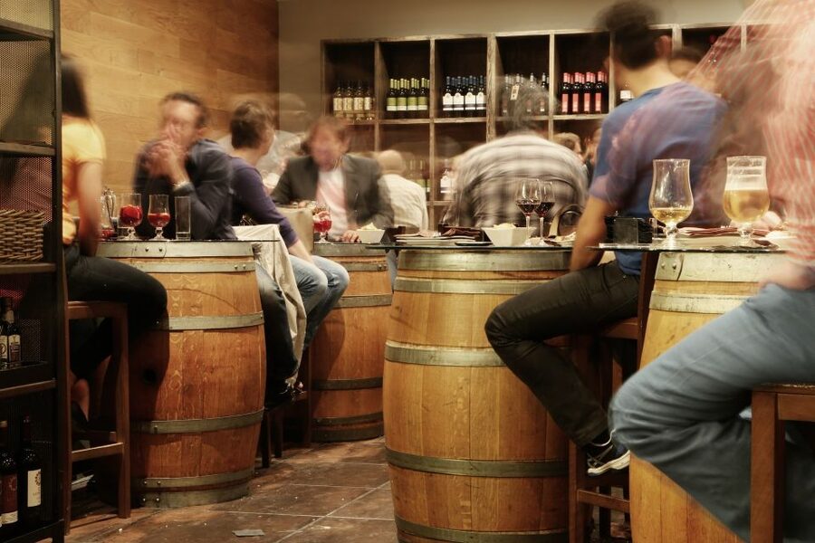 Málaga: Traditional Andalusian Tapas and Wine Tour - Why the walking between stops matters