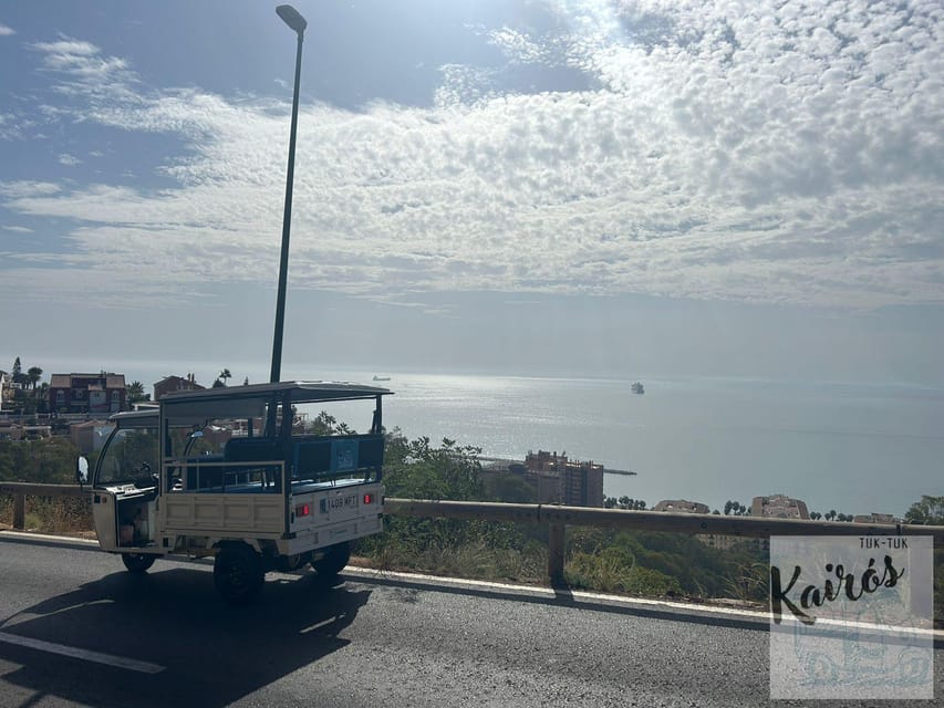 Malaga: Tuk tuk tour - Gibralfaro Lookout and Castle views