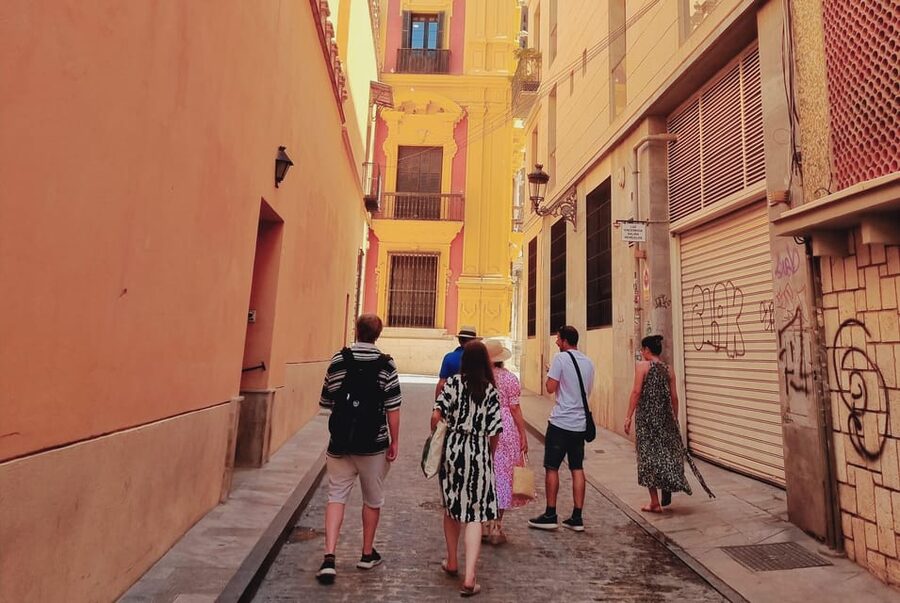 Málaga: Wine & Tapas Tour - Who will enjoy this Málaga food walk?