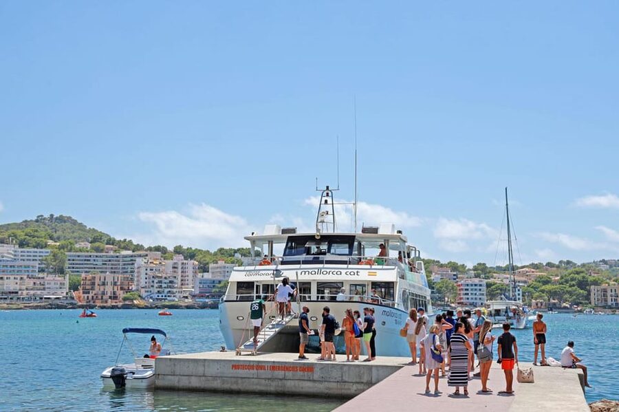 Mallorca: 2-Hour Coastline & Malgrat Islands Catamaran Tour - Crew, commentary, music, and the onboard bar