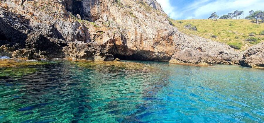 Mallorca Alcudia: Jack Sparrow Cave Jet Ski Tour - Riding toward Coll Baix cove