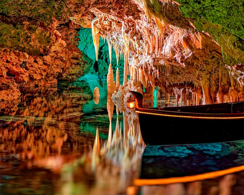 Mallorca: Dinosaurland and Caves of Hams Combined Ticket - The Blue Cave uses film and light
