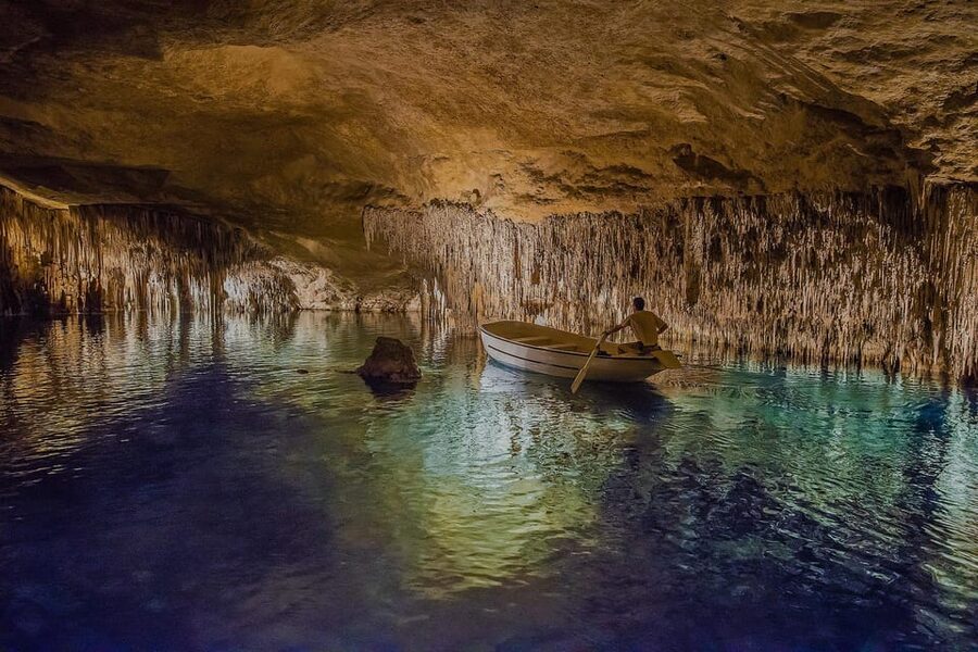 Mallorca: Drach and Hams Caves, and Porto Cristo Day Tour - Drach Caves and the Lake Martel performance