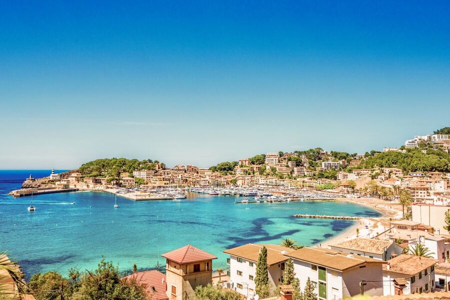 Mallorca: Island Trip by Train, Tramway, and Boat - A brief look at Sóller Station’s art