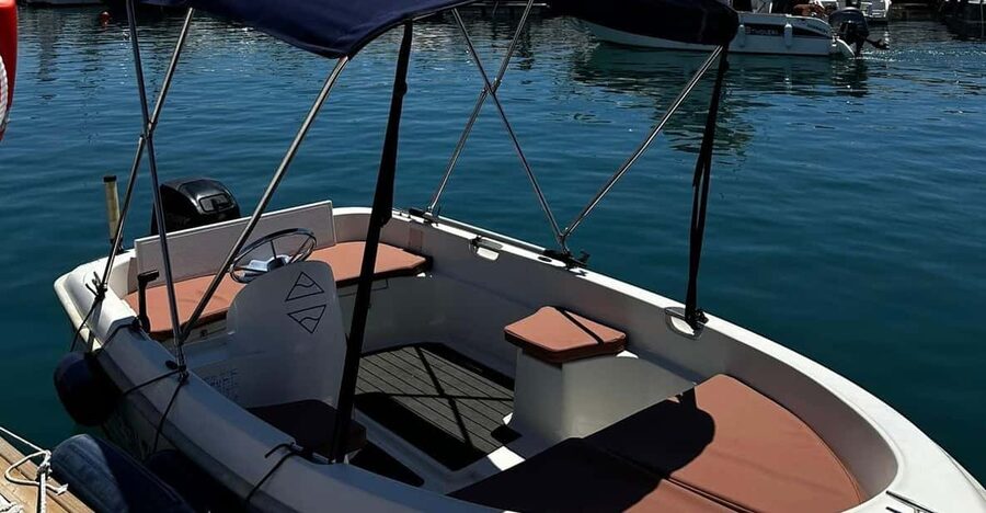 Marbella: Puerto Banús Boat Rental with No License Needed - Key points to know before booking