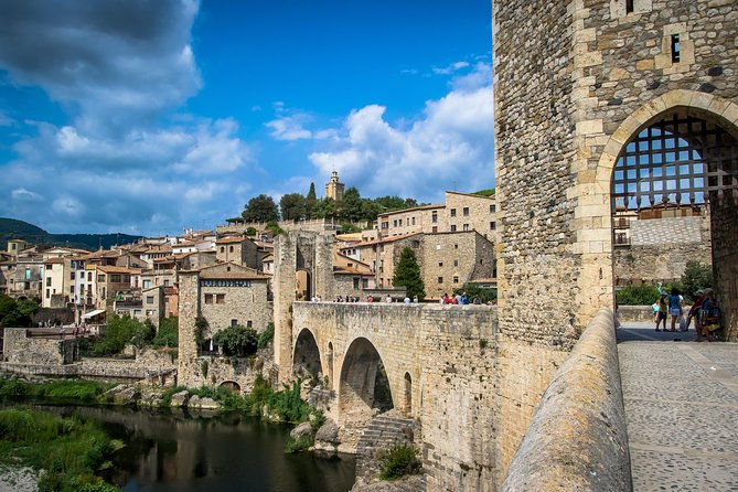 Medieval Three Villages Small Group Day Trip from Barcelona - Why leave Barcelona for three old Catalan villages?