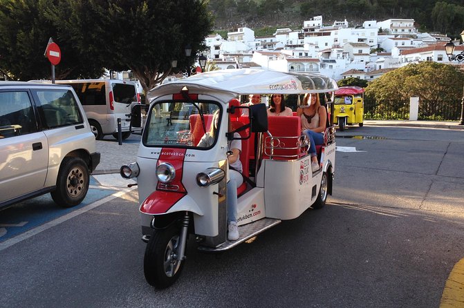 Mijas: Panoramic city tour in an electric Tuk Tuk - The square at the heart of the old town