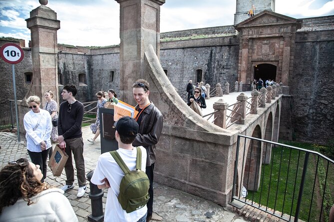 Montjuïc Walking Tour With Optional Flamenco Show - Why Montjuïc makes a good two-hour escape