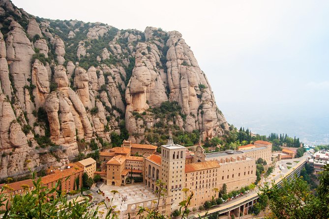 Montserrat: Cog-Wheel, Basilica, Black Madonna & Licor Tasting - The return trip and the importance of timing