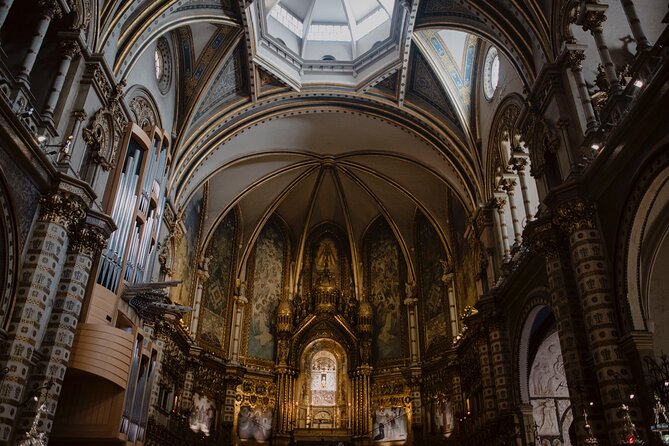 Montserrat Monastery Half Day Experience from Barcelona - Entering the Basilica and choosing the Black Madonna option