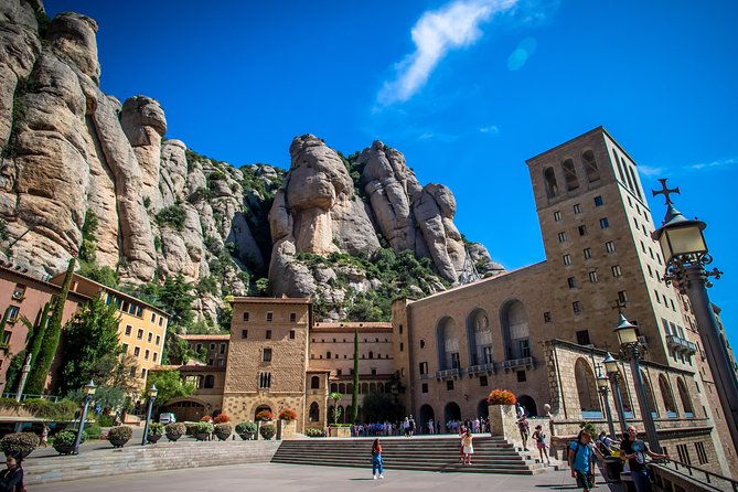 Montserrat & Winery Visit Tour with Traditional Farmhouse Lunch - Why this Barcelona day trip works