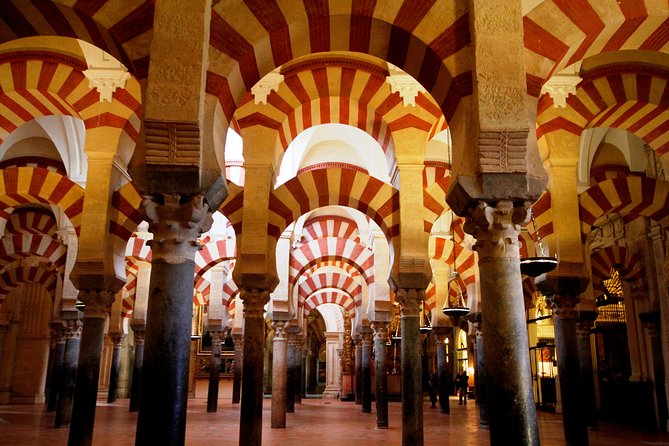 Mosque-Cathedral, Alcazar & Jewish Quarter with Tickets - Starting beside the Roman Bridge