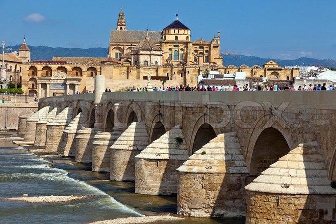 Mosque-Cathedral, Alcazar & Jewish Quarter with Tickets - Timing, meeting point, and practical planning