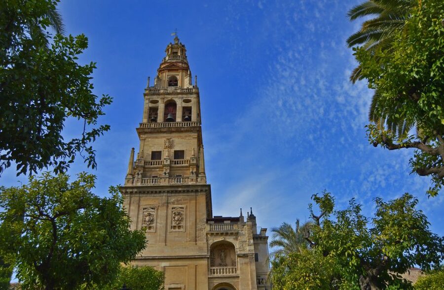 Mosque-Cathedral of Cordoba and Jewish Quarter Tour - Why the Mosque-Cathedral needs a guide