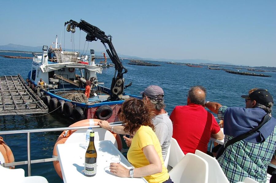 O Grove: Boat Tour at the Arousa estuary with mussel tasting - Booking and timing advice for O Grove