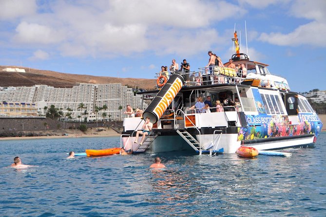 Odyssee 3: The Glass Bottom Boat Tour in Fuerteventura - How the experience handles families and mobility needs