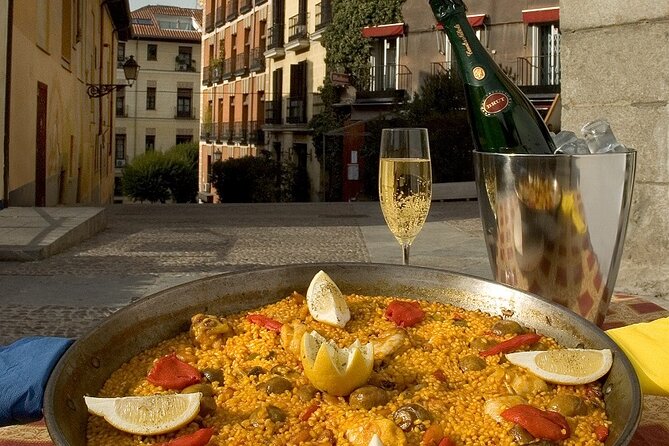 Old Madrid Tapas and Fine Wine Small Group Tour - Why the eight-person limit matters