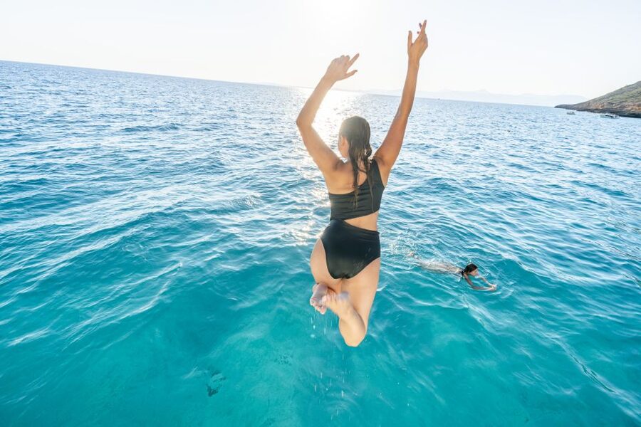 Palma: Catamaran Cruise with Swimming and Snorkelling - How crowded is the catamaran?