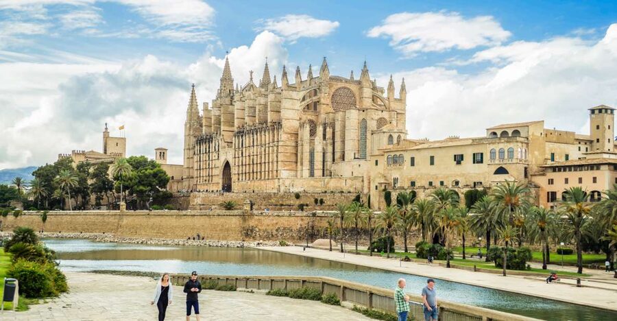 Palma: Cathedral of Mallorca Skip-the-Line Entry Ticket - Why La Seu deserves time in your Palma day