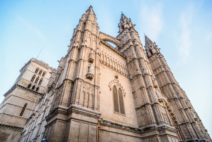 Palma: Cathedral of Mallorca Skip-the-Line Entry Ticket - Inside the three naves and royal chapels