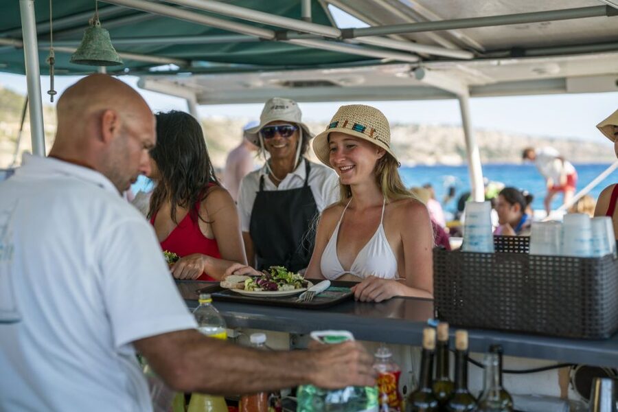 Palma de Mallorca: 5-Hour Catamaran Cruise with Lunch & Swim - Who will enjoy Magic Catamarans most?