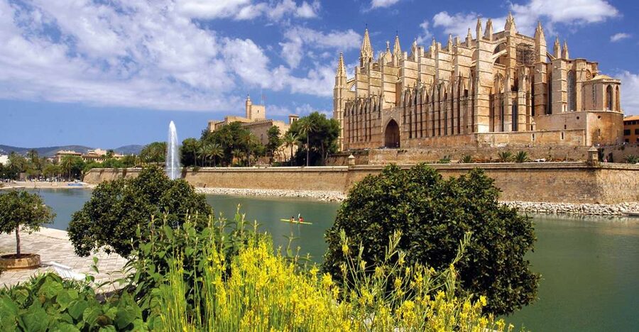 Palma de Mallorca: City Walking Tour with The Cathedral - Who will get the most from this tour
