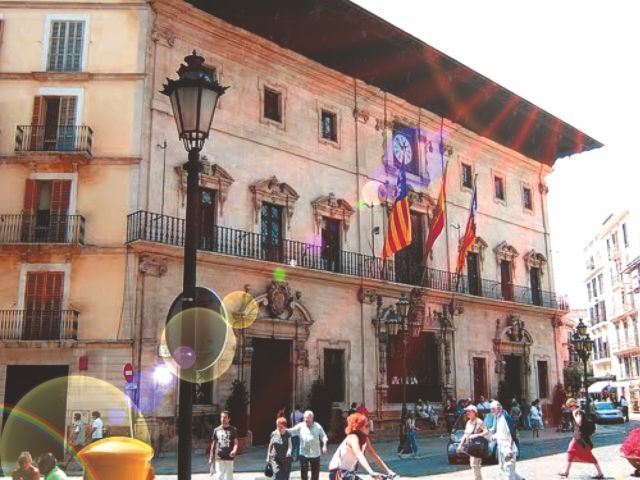 Palma de Mallorca: Guided Tour of the Old Town - The Jewish quarter, city wall, and civic Palma
