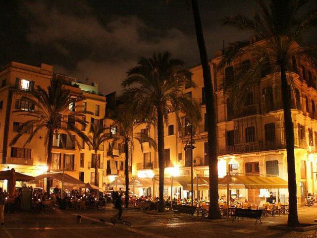 Palma de Mallorca: Old Town Atmospheric Evening Tour - The optional tapas stop at the end