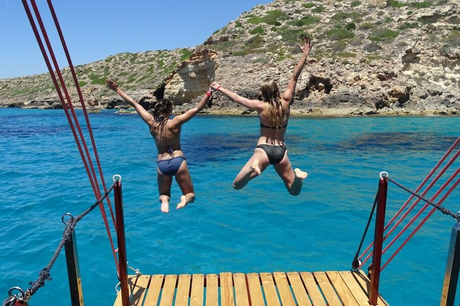 Palma de Mallorca: Palma Bay Boat Tour with Snorkeling - Key points to know before you book
