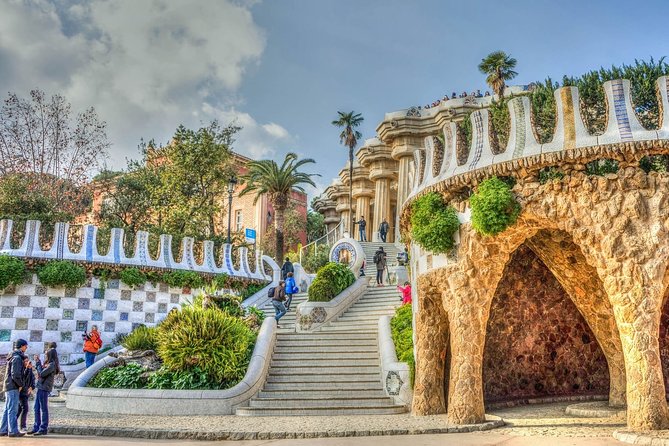 Park Guell and Sagrada Familia Private Tour with Hotel pick-up - From La Rambla to Port Vell