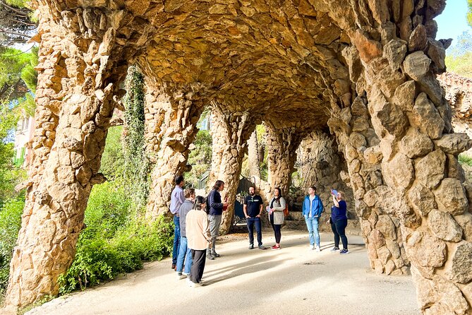 Park Guell and Sagrada Familia Tour with Skip the Line Tickets - Guide quality is the biggest reason to book