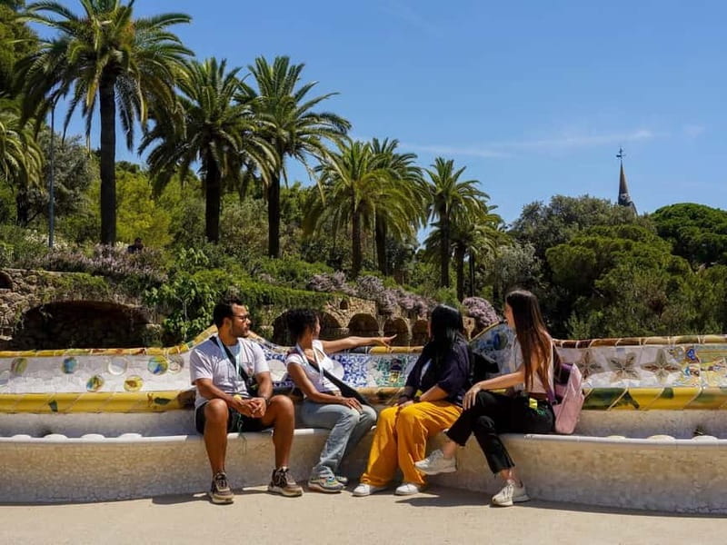 Park Güell: Guided Tour with Optional Gaudí Experience Entry - Why a guide helps at Park Güell